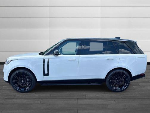 2025 Land Rover Range Rover P400 SE 7 Seat