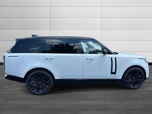 2025 Land Rover Range Rover P400 SE 7 Seat