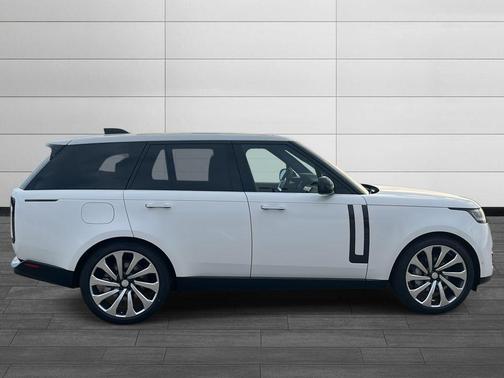 2025 Land Rover Range Rover P530 SE