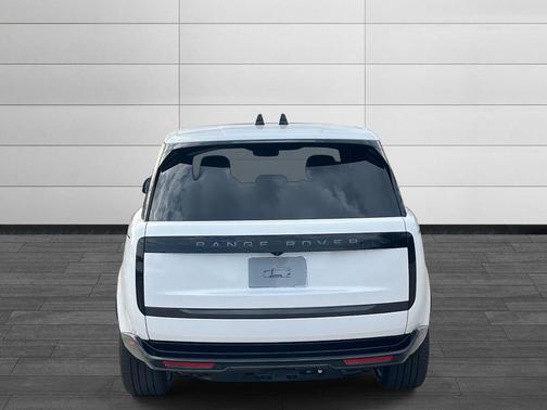 2025 Land Rover Range Rover P530 SE