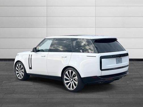 2025 Land Rover Range Rover P530 SE