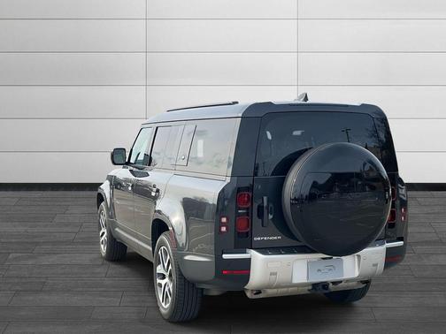 2024 Land Rover Defender 130 P400 S