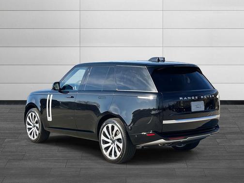 2026 Land Rover Range Rover P530 Autobiography