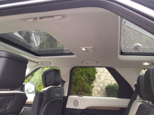 2025 Land Rover Discovery P360 Dynamic SE