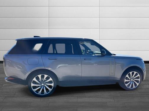 2023 Land Rover Range Rover P400 SE