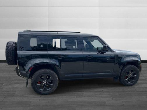 Santorini Black Metallic 2022 Land Rover Defender 110 X