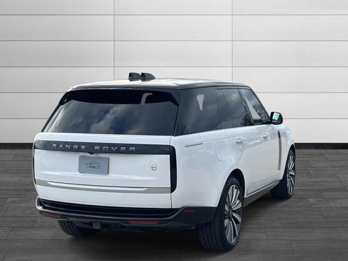 2023 Land Rover Range Rover SV