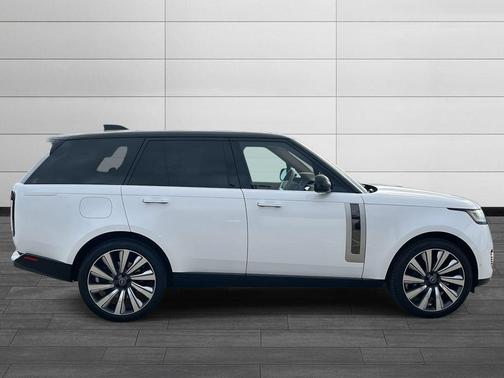 2023 Land Rover Range Rover SV
