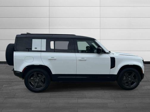 Fuji White 2024 Land Rover Defender 110 P400 X-Dynamic SE