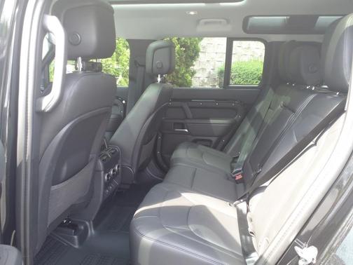 2025 Land Rover Defender 110 P500 X-Dynamic SE