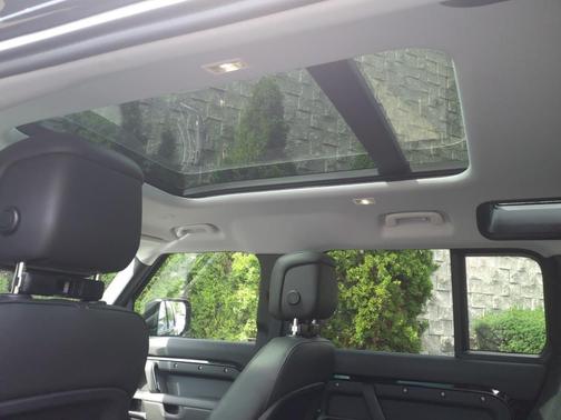 2025 Land Rover Defender 110 P500 X-Dynamic SE