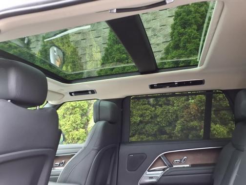 2025 Land Rover Range Rover P400 SE 7 Seat