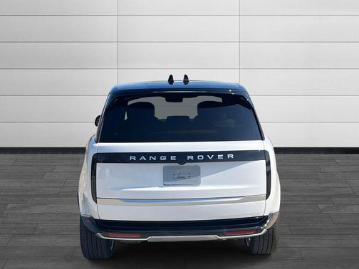 2026 Land Rover Range Rover P530 Autobiography