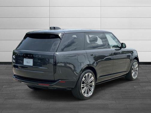 Gray 2026 Land Rover Range Rover P400 SE 7 Seat