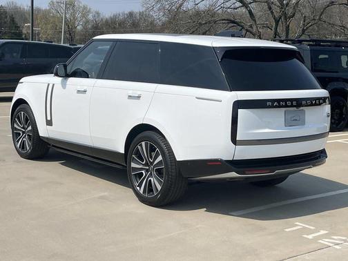 2023 Land Rover Range Rover P400 SE