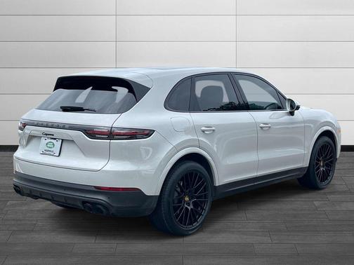 Gray 2022 Porsche Cayenne Platinum Edition
