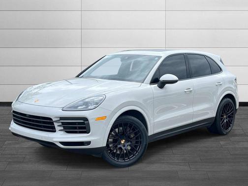 Gray 2022 Porsche Cayenne Platinum Edition