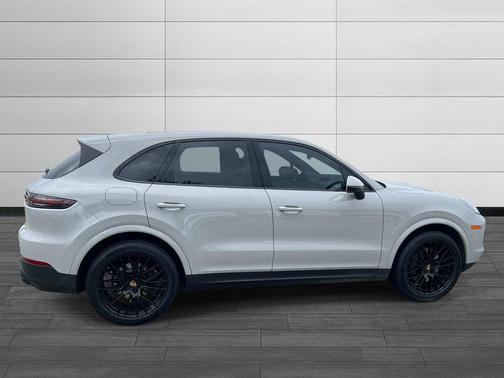 Gray 2022 Porsche Cayenne Platinum Edition