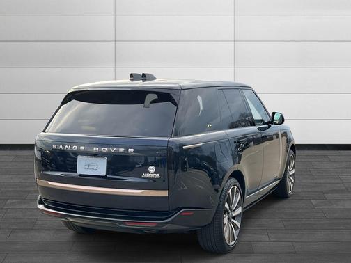 2023 Land Rover Range Rover SV