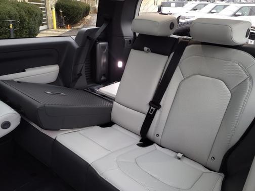 2025 Land Rover Defender 90 P300 S