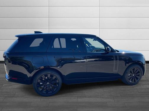 2025 Land Rover Range Rover P550e SE