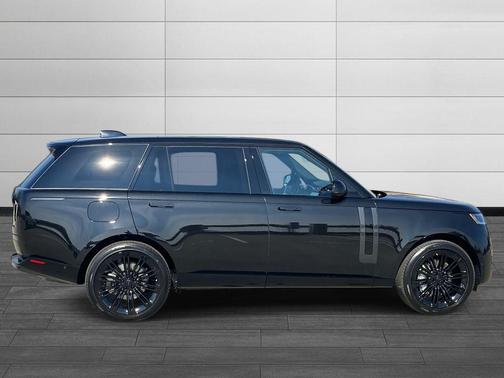 2026 Land Rover Range Rover P530 SE 7 Seat