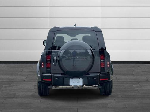 Carpathian Grey Premium Metallic 2025 Land Rover Defender 110 P400 X-Dynamic SE