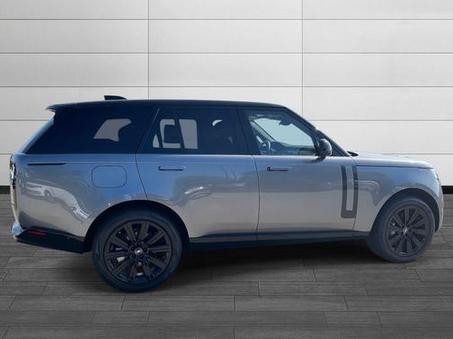 2025 Land Rover Range Rover P400 SE