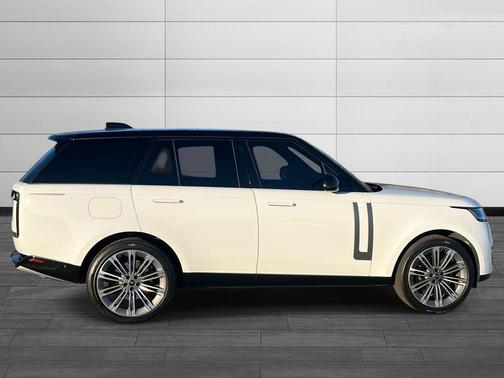 2025 Land Rover Range Rover P530 SE
