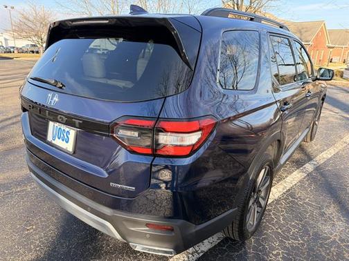2025 Honda Pilot Touring 8-Passenger