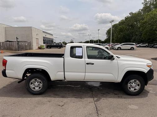 Super White 2017 Toyota Tacoma SR