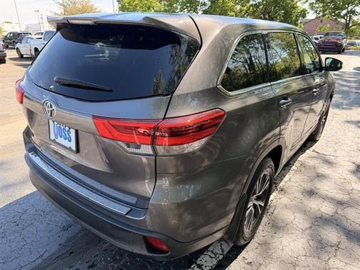 Predawn Gray Mica 2019 Toyota Highlander LE I4