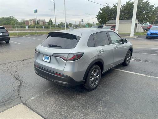 Solar Silver Metallic 2027 Honda HR-V LX