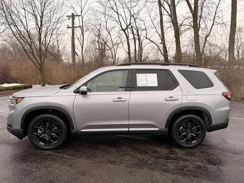 2025 Honda Pilot Touring 8-Passenger