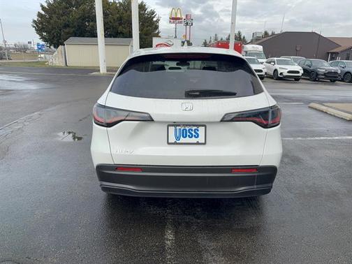 PLATINUM WHITE 2026 Honda HR-V LX