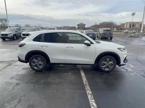 PLATINUM WHITE 2026 Honda HR-V LX