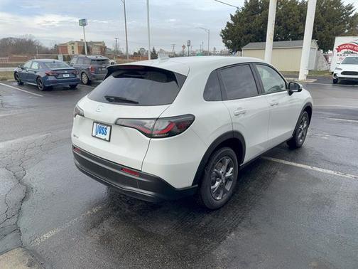 PLATINUM WHITE 2026 Honda HR-V LX