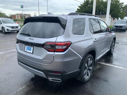 2025 Honda Pilot Touring 8-Passenger
