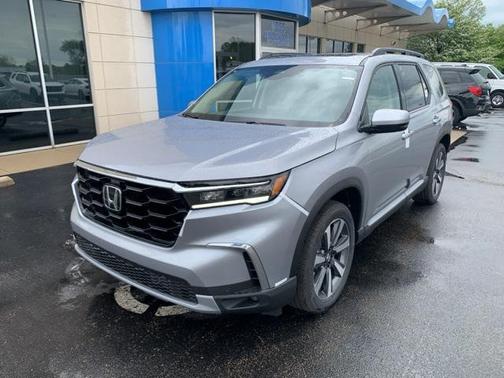2025 Honda Pilot Touring 8-Passenger