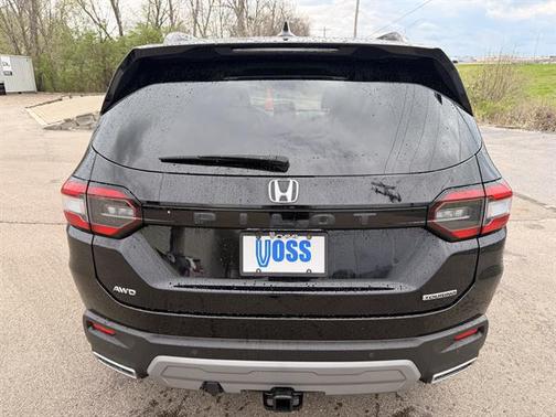Crystal Black Pearl 2024 Honda Pilot Touring 8-Passenger
