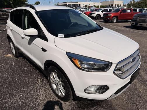Oxford White 2018 Ford Escape SE