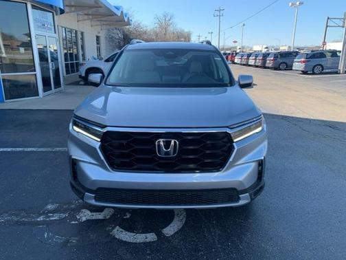 2025 Honda Pilot Touring 8-Passenger
