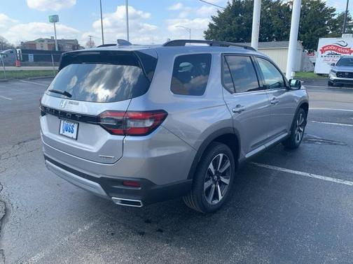 2025 Honda Pilot Touring 8-Passenger