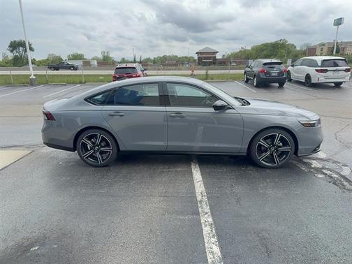 Urban Gray Pearl 2026 Honda Accord SE