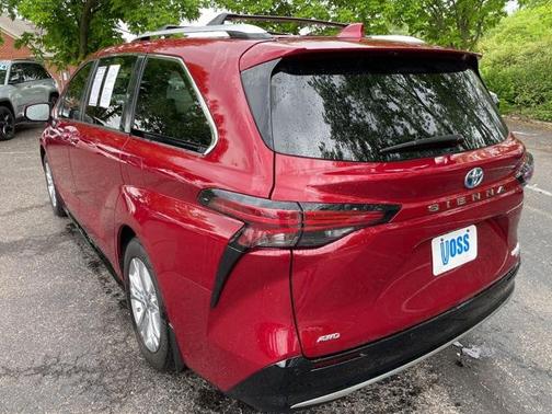 2023 Toyota Sienna Platinum 7 Passenger