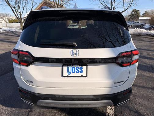 2025 Honda Pilot Touring 8-Passenger