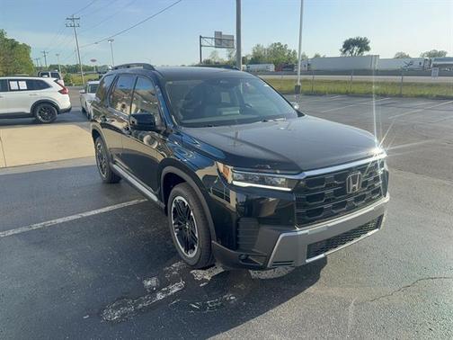 Crystal Black Pearl 2026 Honda Pilot Touring 8-Passenger
