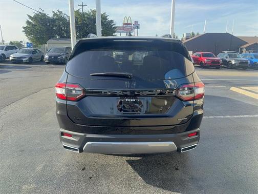 Crystal Black Pearl 2026 Honda Pilot Touring 8-Passenger