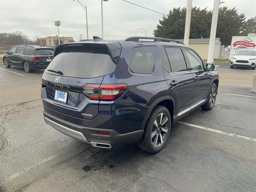 2025 Honda Pilot Touring 8-Passenger