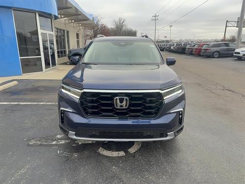 2025 Honda Pilot Touring 8-Passenger